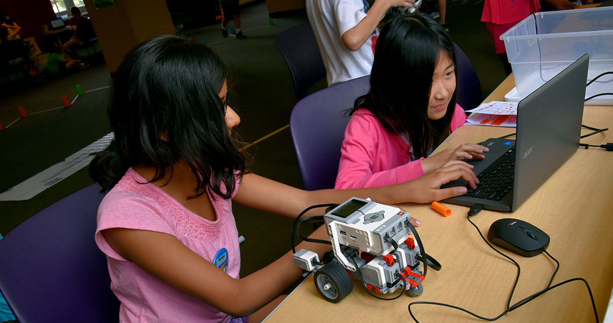 Best Stem Summer Camps For Columbus Kids Upparent - roblox coding camp for kids columbus oh